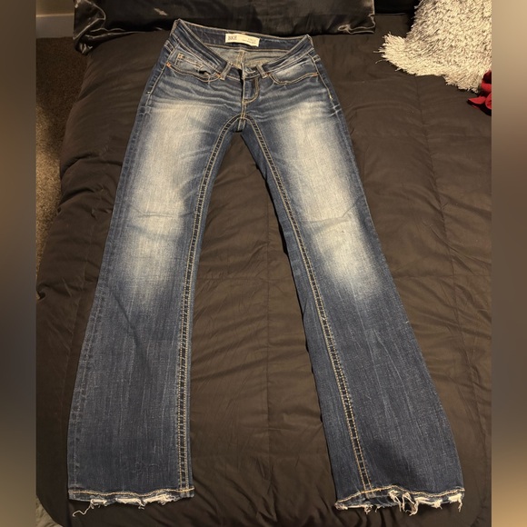 Buckle Jeans - Picture 1 of 4
